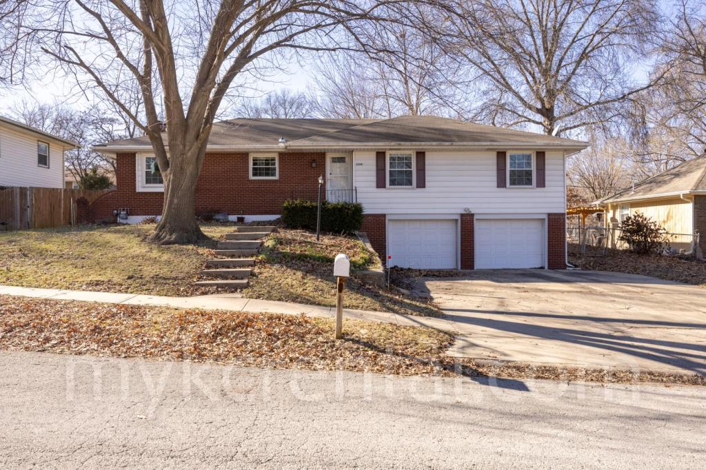 Primary Photo - 2306 N 82nd Terrace