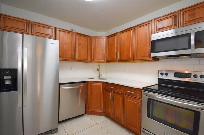 Foto del edificio - 9 NE 19th Ct