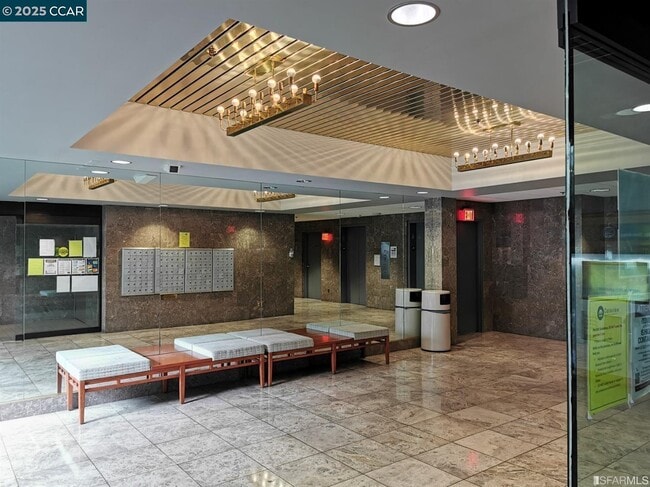 Building Photo - 555 Pierce St