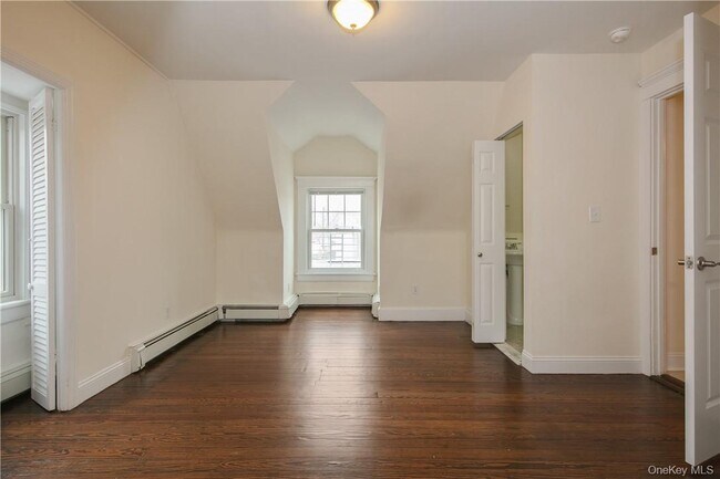 Foto del edificio - 270 W 261st St