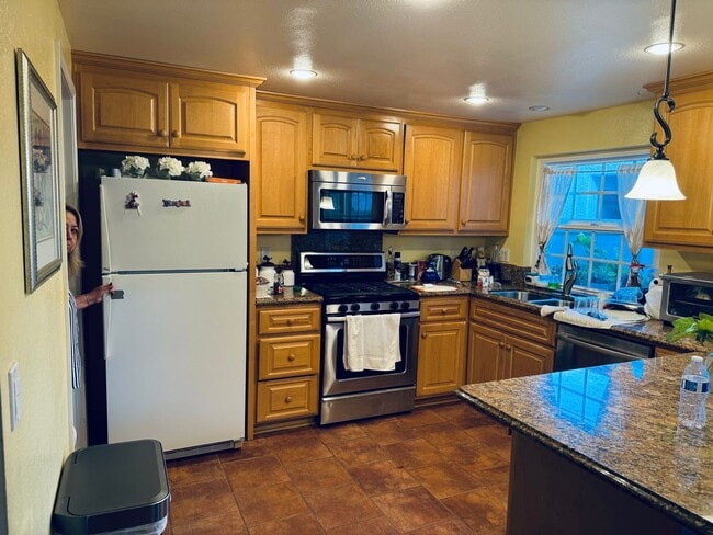 Building Photo - Los Robles Townhome – Flexible Furnishing ...