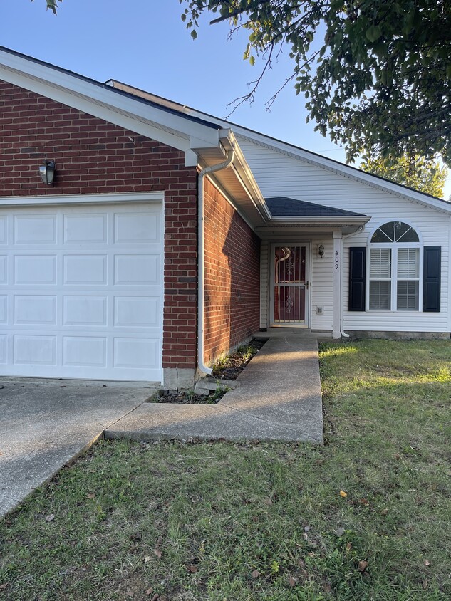 Primary Photo - 409 Colby Ridge Blvd