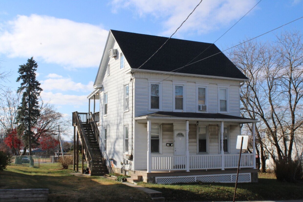 Primary Photo - 246 W Main St