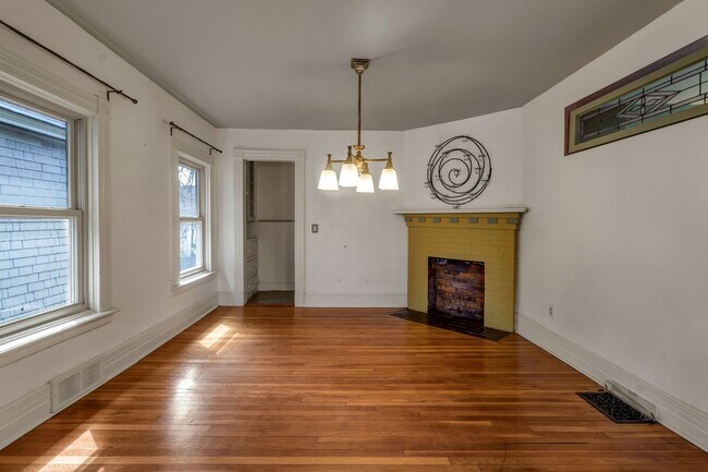 Foto del edificio - 589 Breckenridge St