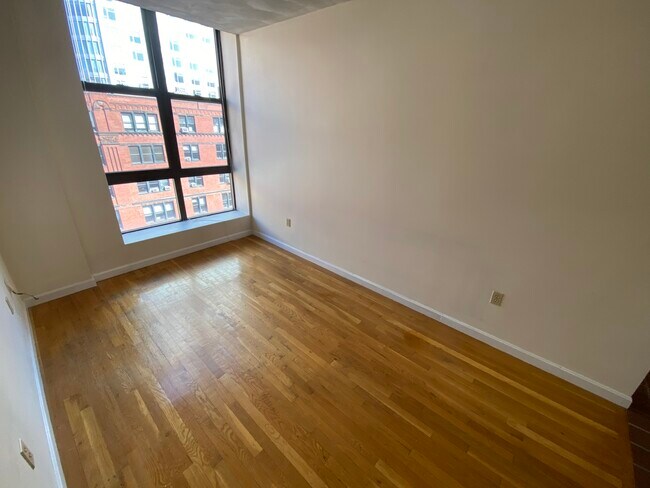 Foto del edificio - 80 Essex St
