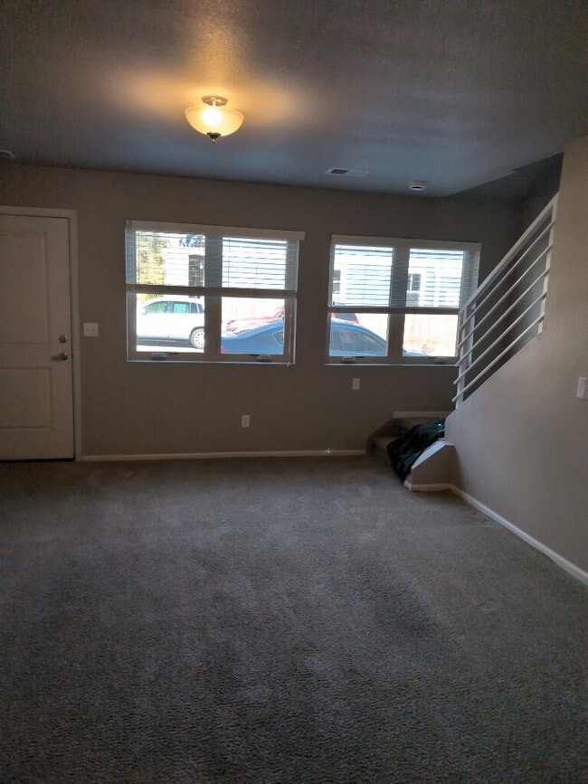 Foto del edificio - Newer 2BR/2.5BA in Englewood Townhouse wit...