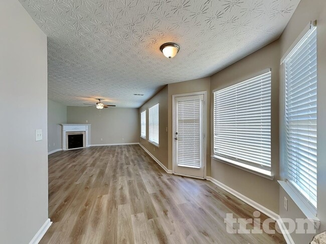 Foto del edificio - 305 Sarasota Ln