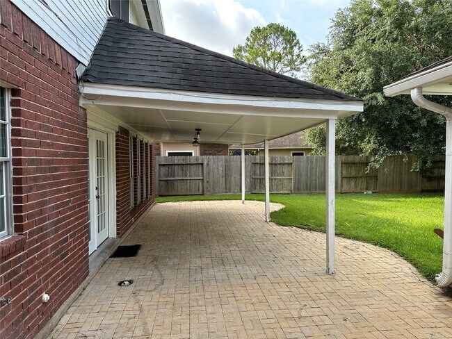 Foto del edificio - 2627 Double Lake Dr