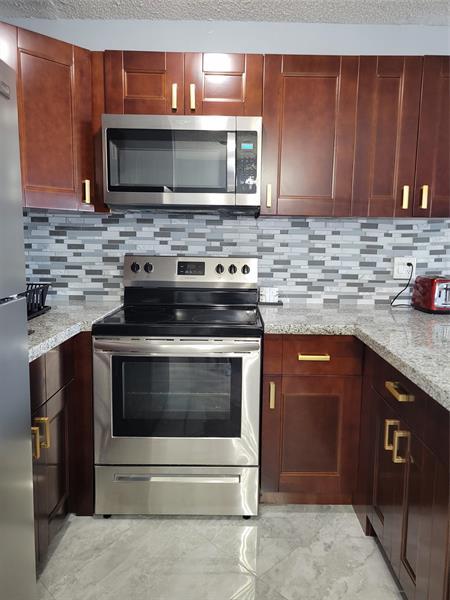 Foto del edificio - 800 SW 11th Ave