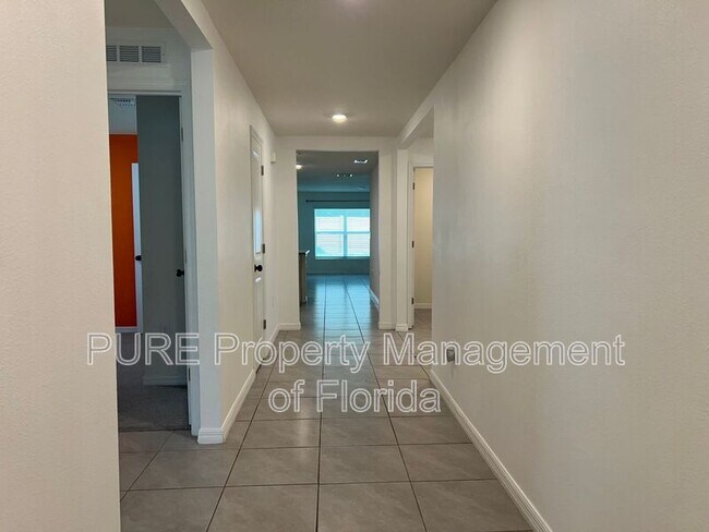 Building Photo - 11143 SE 69th Ter