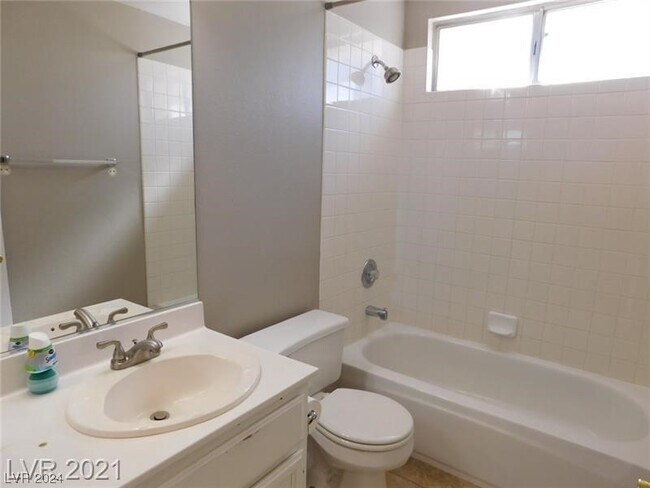 Building Photo - 190 Renville Ct