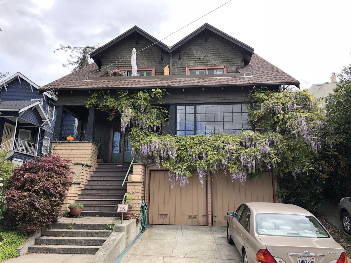 Primary Photo - 746 Walker Ave