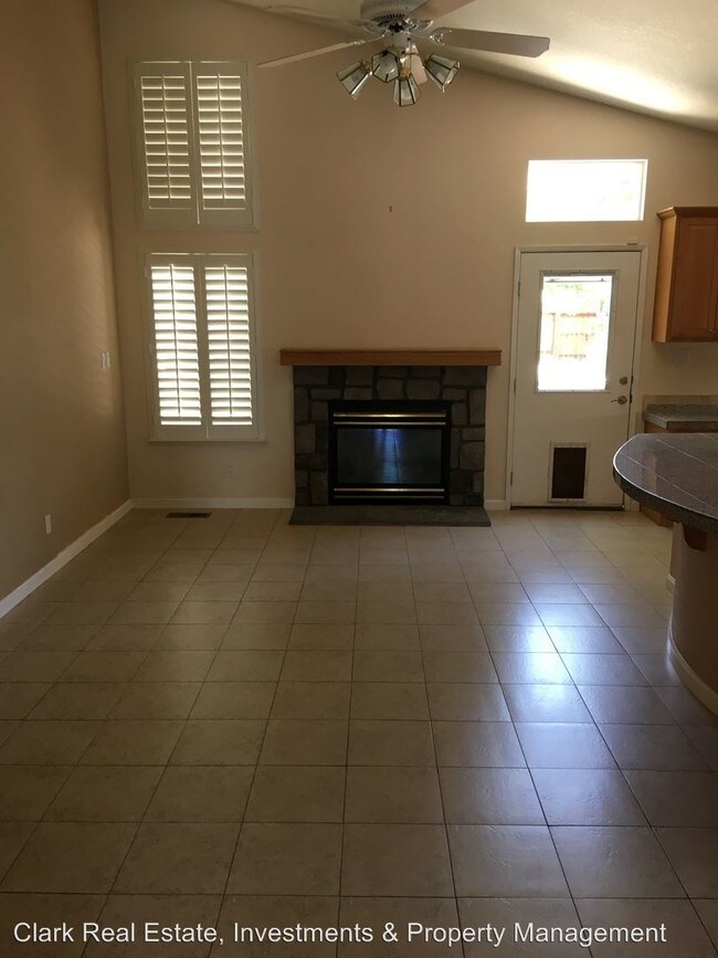 Building Photo - 4 br, 2 bath House - 2330 Gatewood Drive