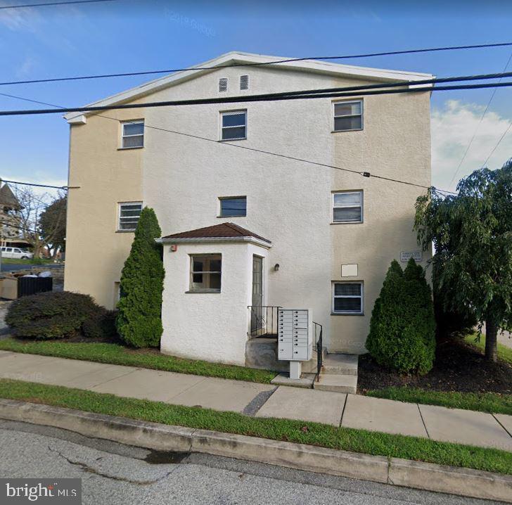 Building Photo - 711 Forrest St