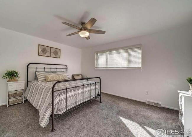Foto del edificio - 8301 Chase Dr