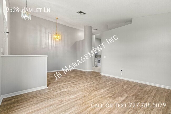 Building Photo - Lovely 3b/2b home! Community Pool