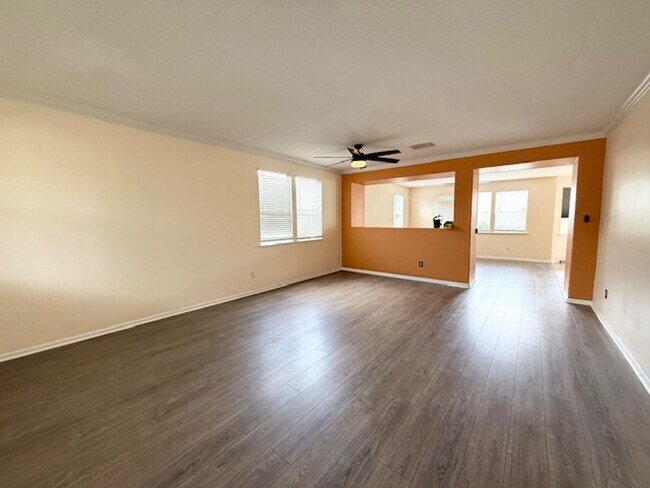 Building Photo - Spacious 4-Bedroom Home in Dunns Creek Pla...