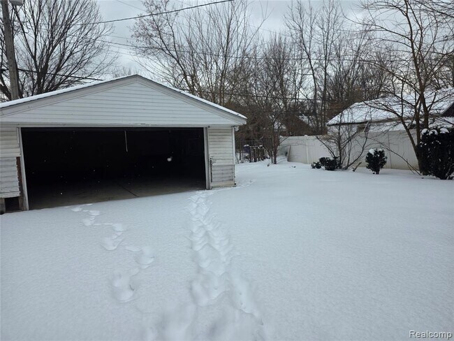 Foto del edificio - 12920 Payton St