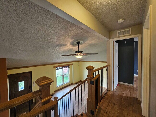 Building Photo - Spacious 3-Bedroom Home in Littleton!