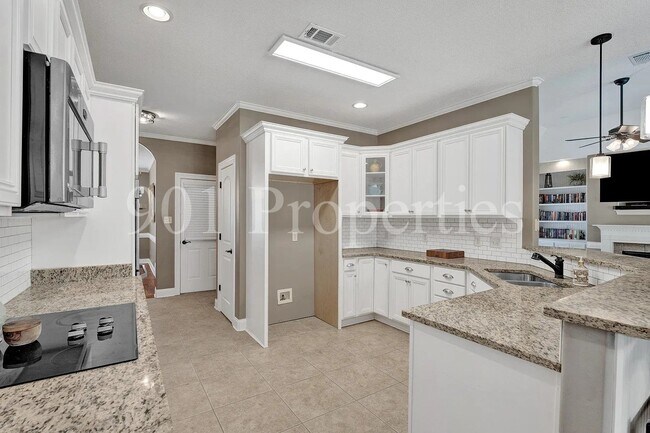Foto del edificio - 5967 Carters Bluff Dr