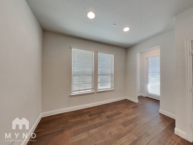 Foto del edificio - 5568 Kilmer Dr