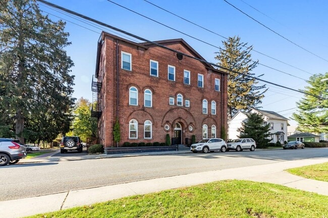 Building Photo - 21 Idlewild Ave