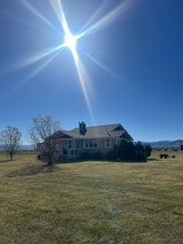 Building Photo - 2621 Labrador Rd