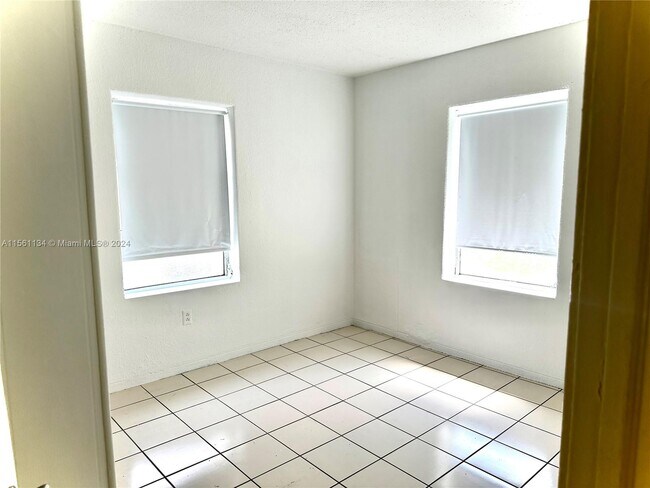 Foto del edificio - 3034 SW 7th St