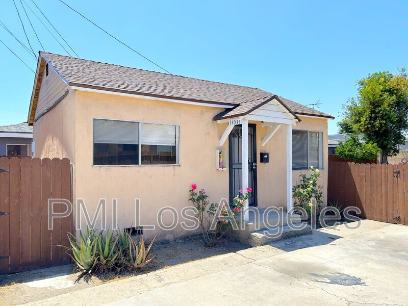 Primary Photo - 14037 1/2 Orizaba Ave