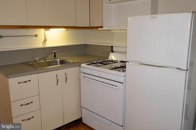Foto del edificio - 113 E Churchill St