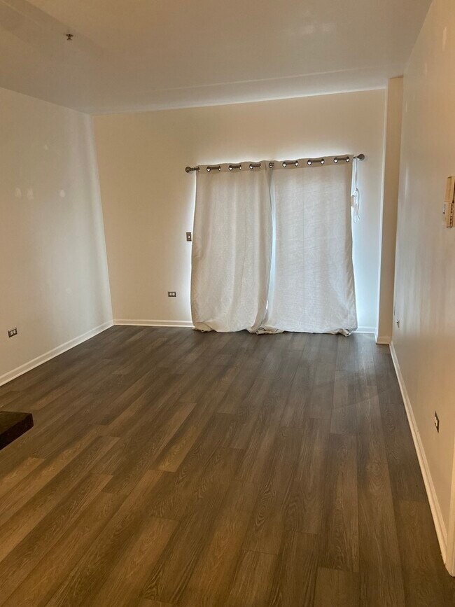 1650 Riverwoods Dr Unit 307, Melrose Park, IL 60160 Condo for Rent in