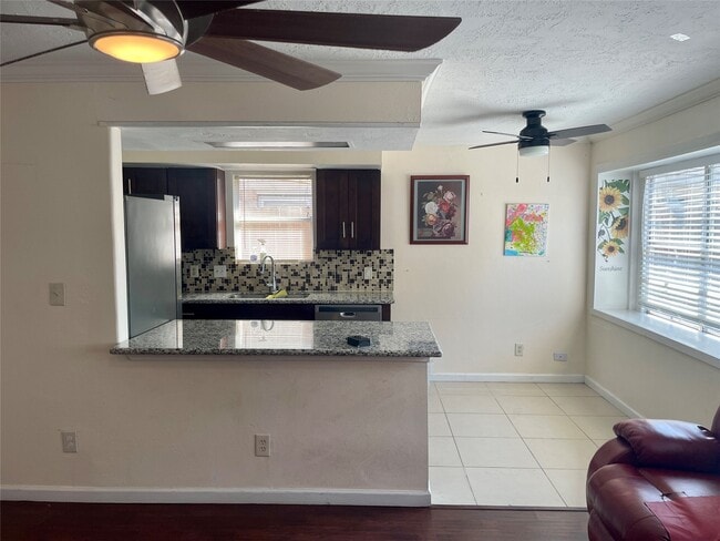 Foto del edificio - 11615 Carvel Ln