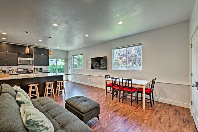 Foto del edificio - 462 E Haven Ave