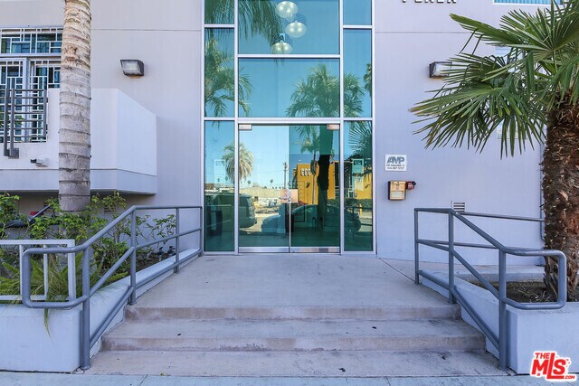 Foto del edificio - 332 S Oxford Ave