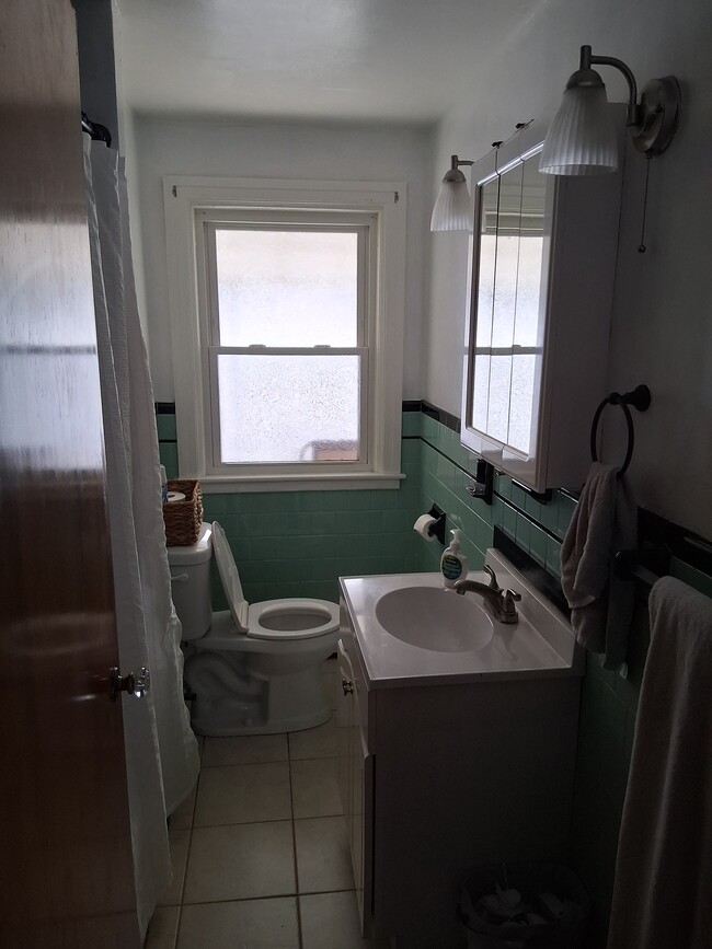 Bathroom - 1058 Post Rd