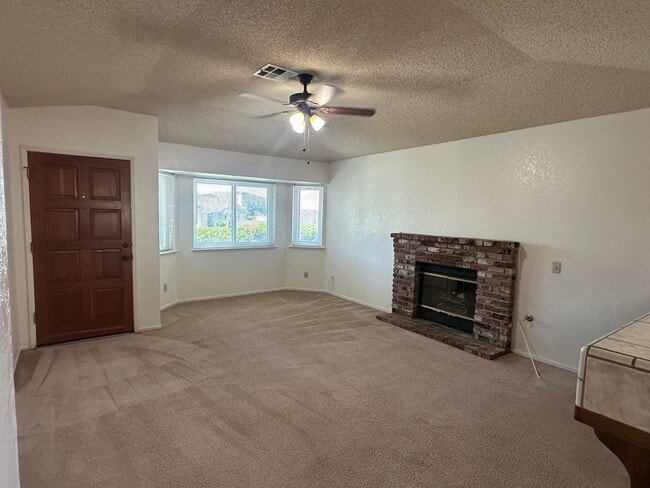 Building Photo - COMING SOON Hurry!!