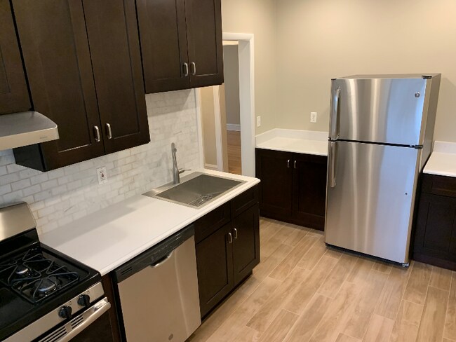 Foto del edificio - 2046 W Farragut Ave