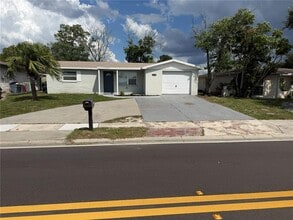 Building Photo - 10010 Regency Park Blvd