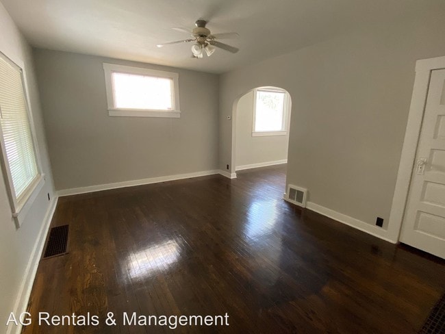 Building Photo - 3 br, 1 bath House - 2101 Pauline St