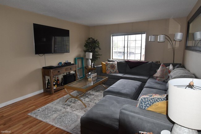 Building Photo - 472-474 Broadway