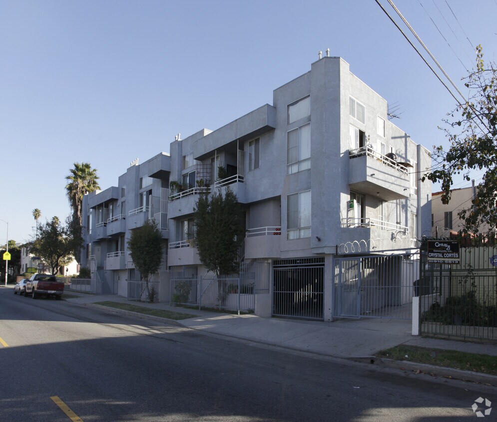 Foto del edificio - 1164 N Van Ness Ave