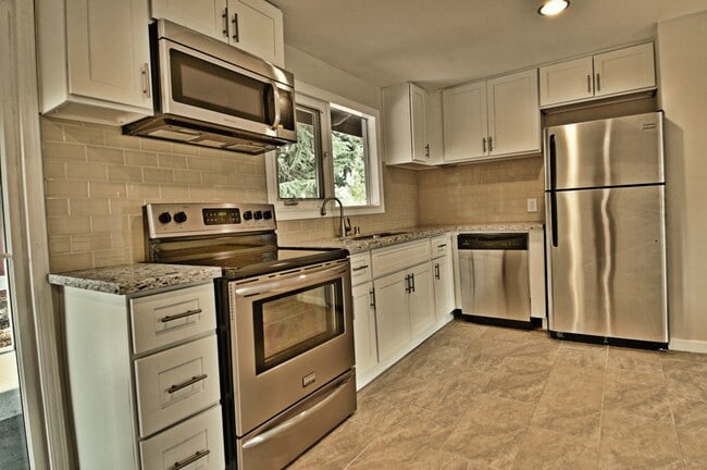 Foto del edificio - 4346 S 178th St