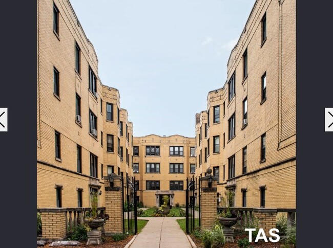 Building Photo - 3817.5 N Greenview Ave