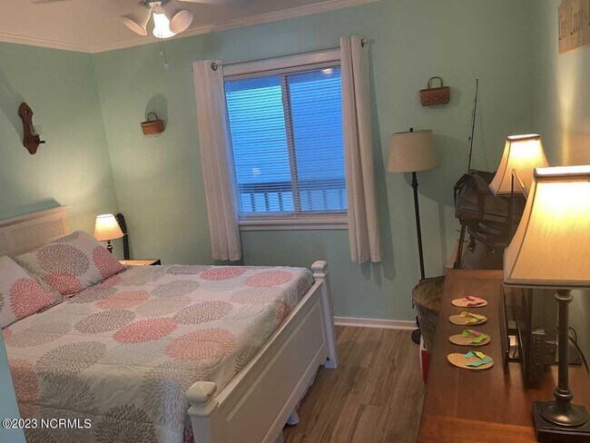 Foto del edificio - 1404 Canal Dr