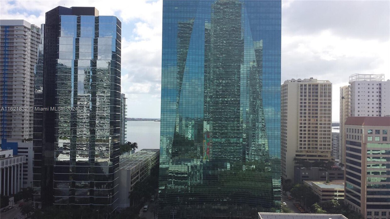 Primary Photo - 1300 S Miami Ave