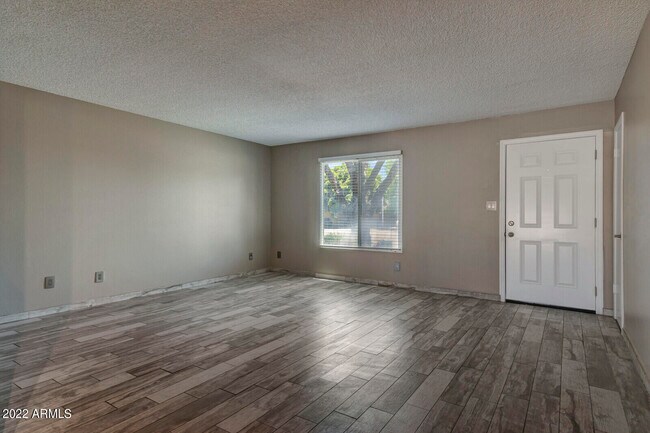 Foto del edificio - 3012 Bethany Home Rd