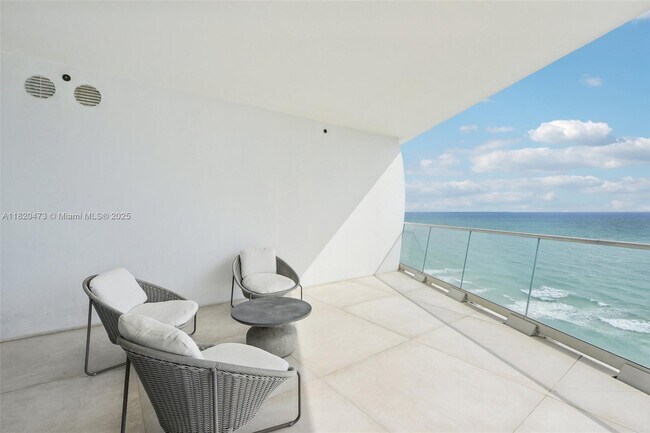 Foto del edificio - 16901 Collins Ave