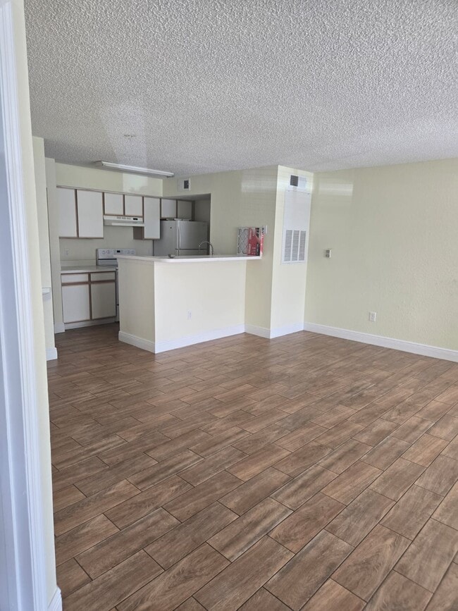 Building Photo - 4105 Tropical Isle Blvd