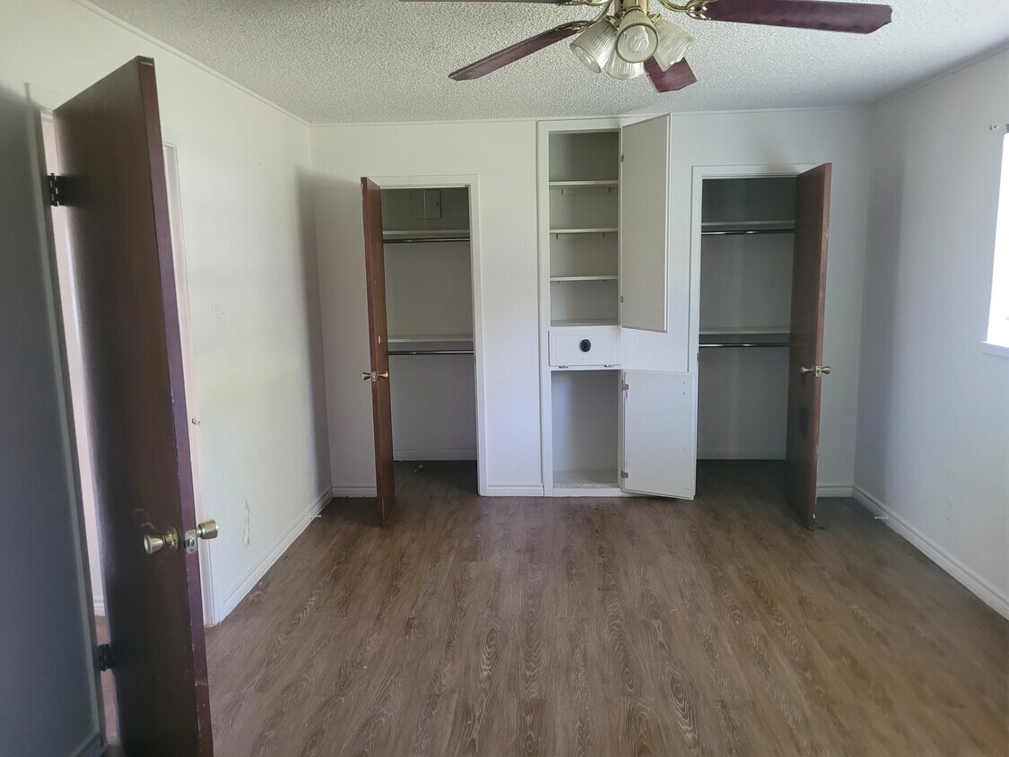 Foto principal - 663 W Oak St