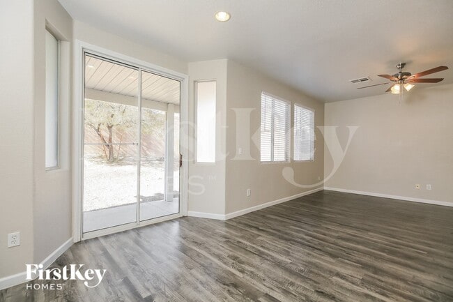 Foto del edificio - 8125 Starling View Ct